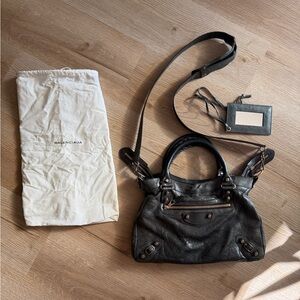 BALENCIAGA Agneau Town Giant Rose Gold Hardware - Graphite Black